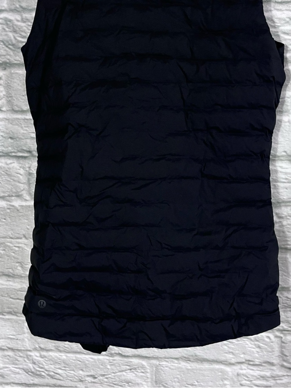 Lululemon size 6 Pack it Down Vest - Black - Windproof Waterproof 700-fill-power - Picture 12 of 16